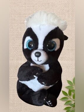 Ty Beanie Baby Stinky the Skunk - 1998 Plush